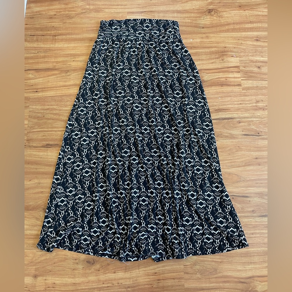 Joe Benbasset Black and White Maxi Skirt with Geometric Print